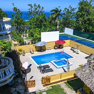 Villa Takuma Boutque &